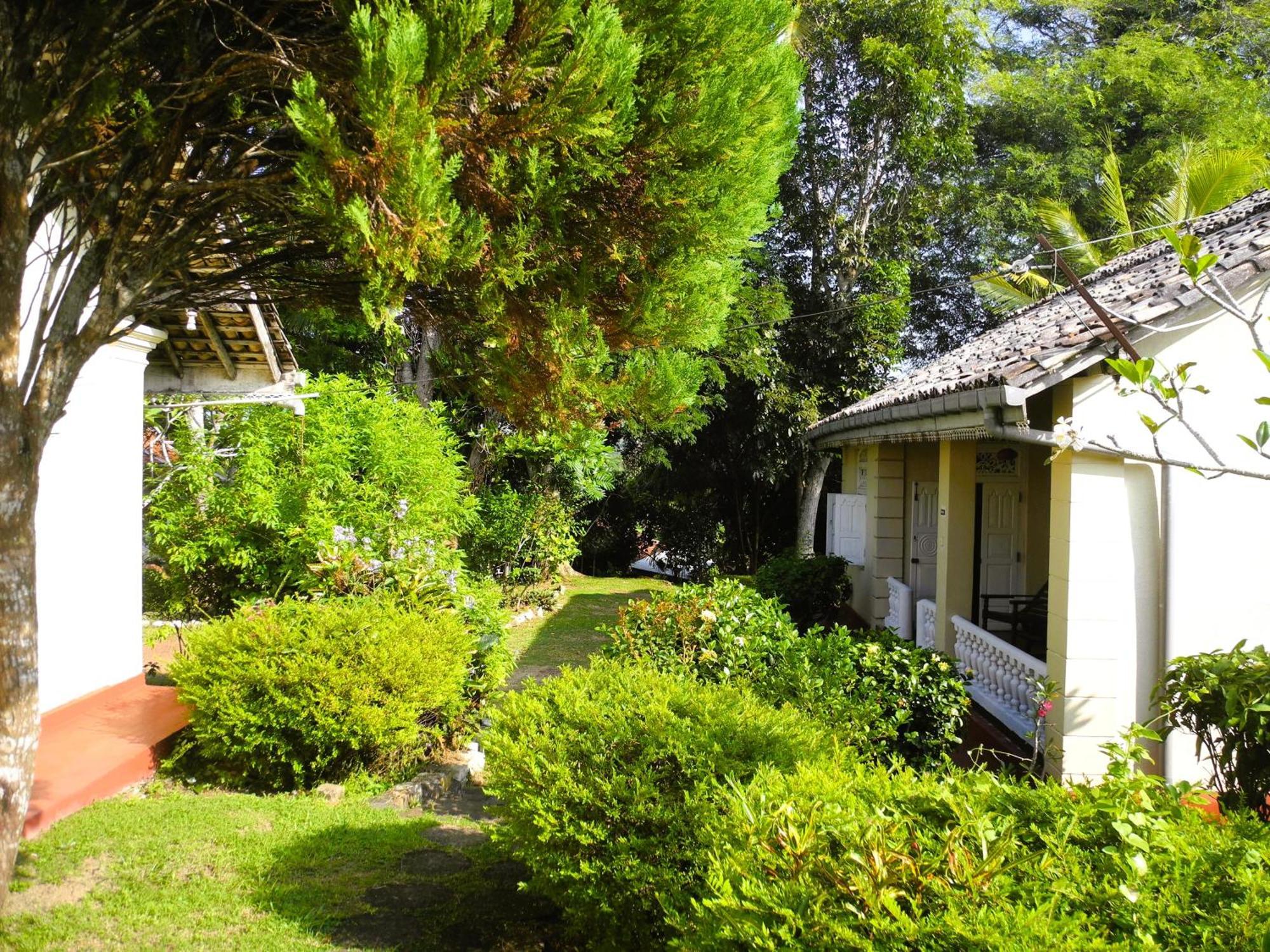 Top Of The Hill Guesthouse Weligama Exterior foto